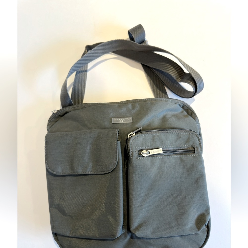 Baggallini Hook and Loop Closure Crossbody